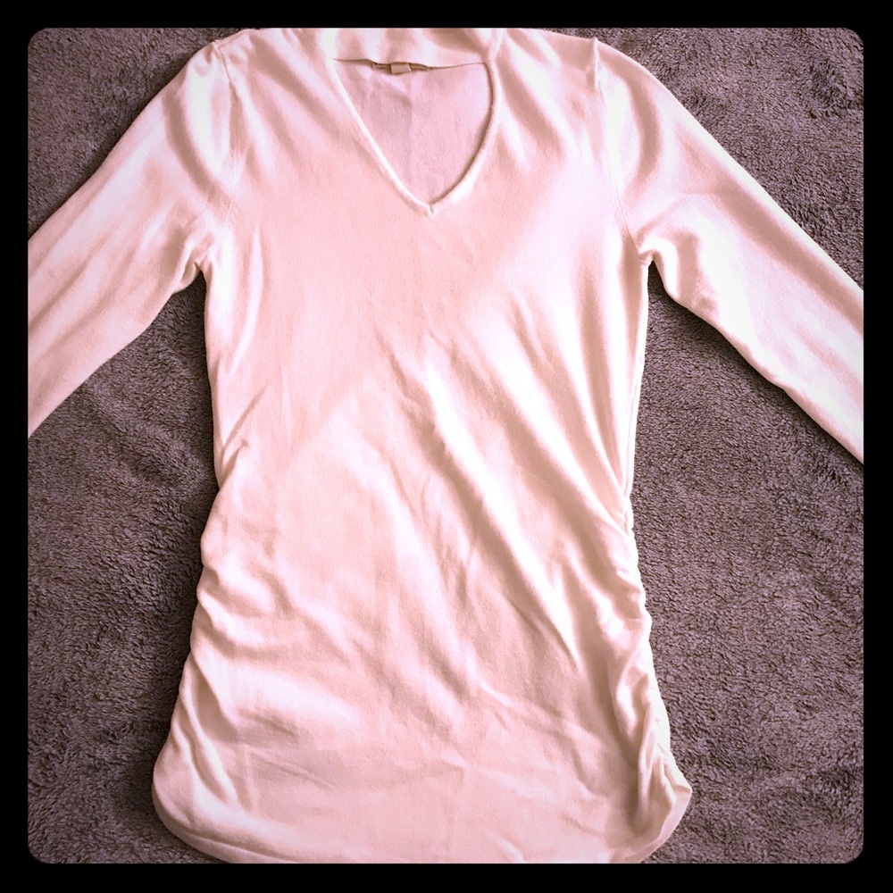 Long sleeve cream V-neck sweater